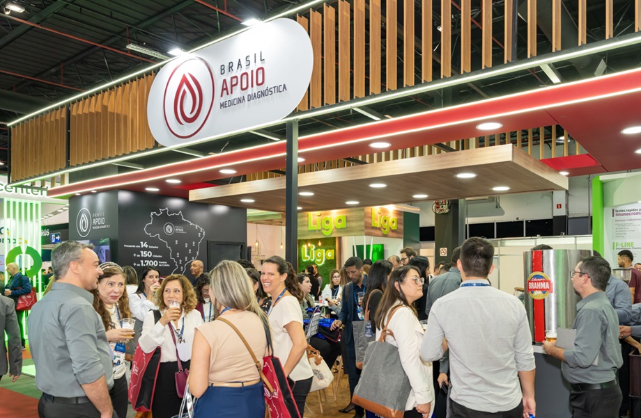 Brasil Apoio apresenta solução de IA para instituições de saúde durante o maior congresso de análises clínicas do Brasil